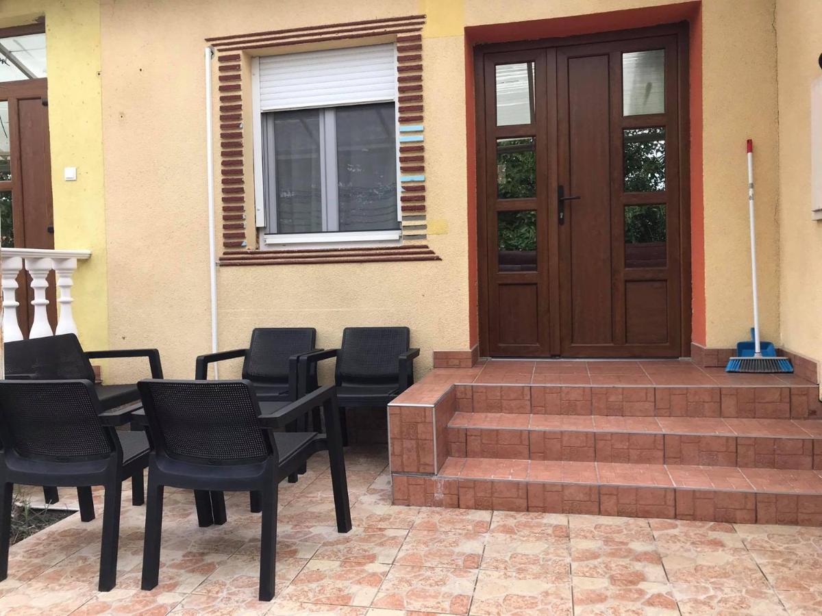Tahiti Apartman Apartment Hajduszoboszlo Bagian luar foto
