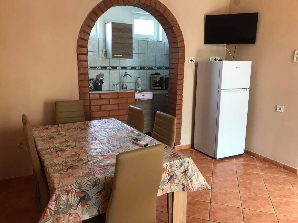 Tahiti Apartman Apartment Hajduszoboszlo Bagian luar foto