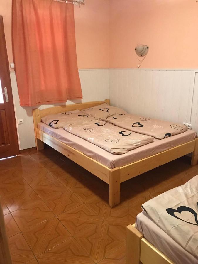 Tahiti Apartman Apartment Hajduszoboszlo Bagian luar foto