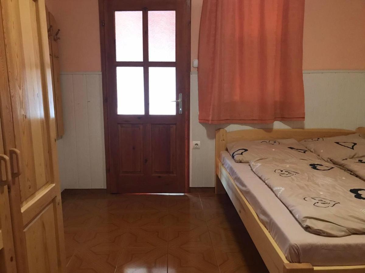 Tahiti Apartman Apartment Hajduszoboszlo Bagian luar foto