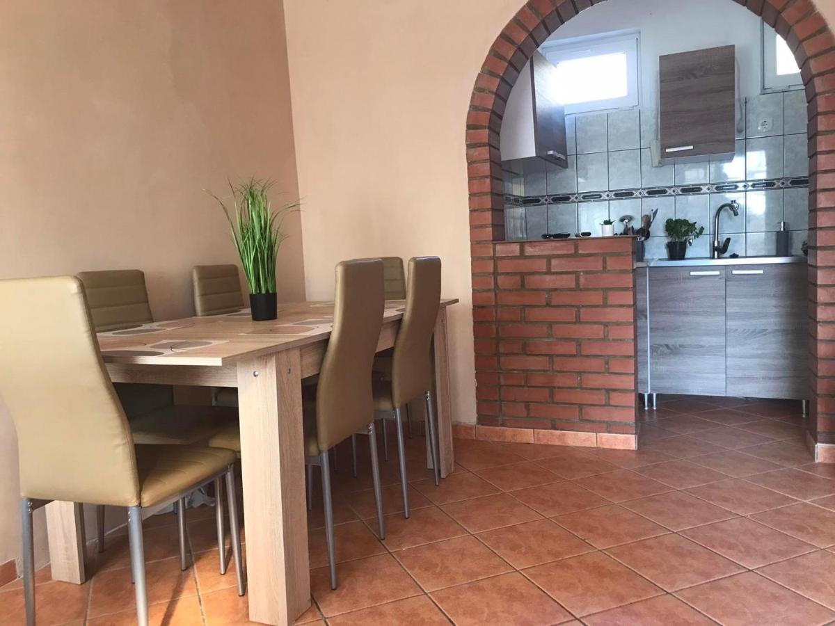 Tahiti Apartman Apartment Hajduszoboszlo Bagian luar foto