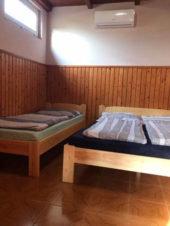 Tahiti Apartman Apartment Hajduszoboszlo Bagian luar foto