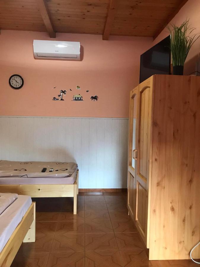 Tahiti Apartman Apartment Hajduszoboszlo Bagian luar foto